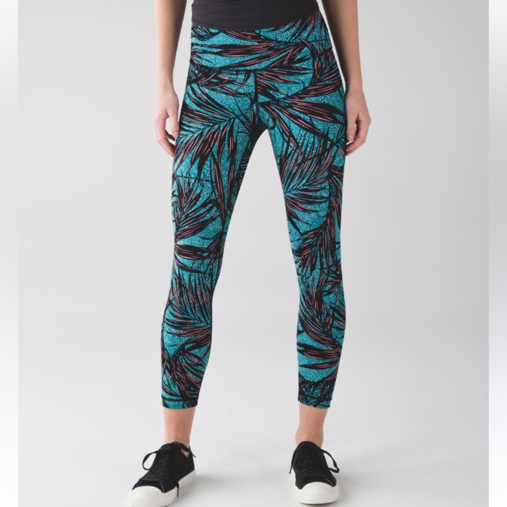 Lululemon High Times leggings Full-On Luxtreme 4 tropical print 31 inseam